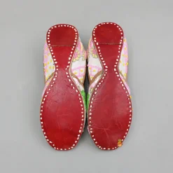 Fashion Bead And Floral Thread-Embroidered Jutti Shoes