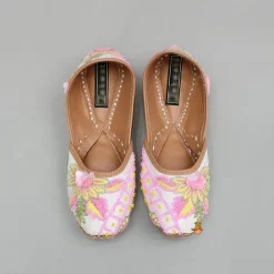 Fashion Bead And Floral Thread-Embroidered Jutti Shoes