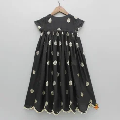 Fashion Black Embroidered Scalloped Hem Kurti Ethnic Wear | Kurtis & Jumpsuits