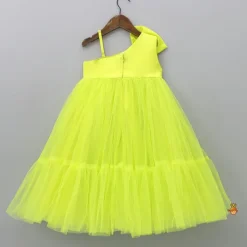 Fashion Bow Adorned Green One Shoulder Gown Dresses & Sets | Gowns