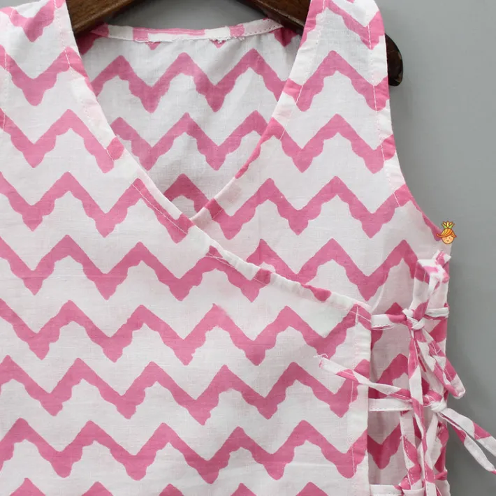 Outlet Chevron Printed Pink And White Triple Side Knot Jhabla BOY Baby Essentials | Baby Essentials