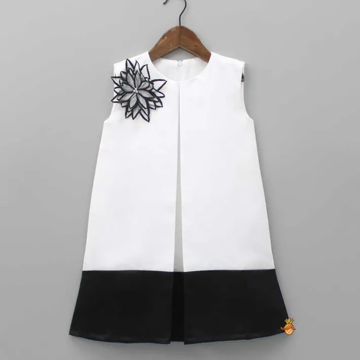 Discount Contrasting Flower Adorned Dual Tone Dress Dresses & Sets | Dresses